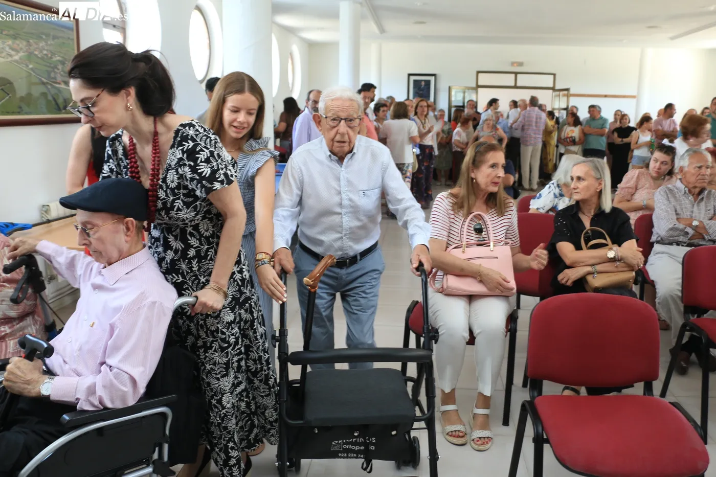 Homenaje a Arturo de Inés Calvo en Villaseco de los Reyes / CORRAL