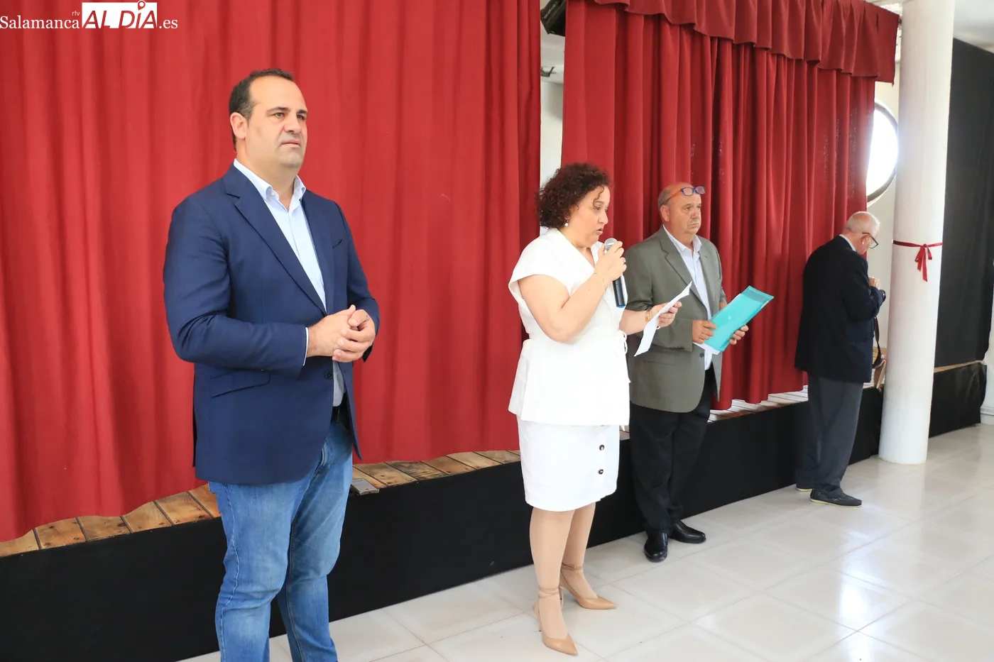 Homenaje a Arturo de Inés Calvo en Villaseco de los Reyes / CORRAL