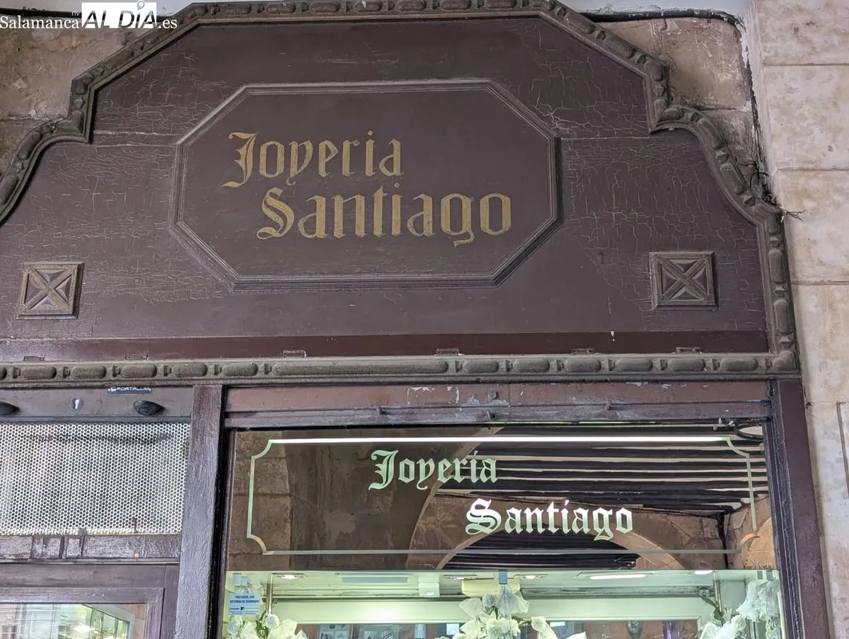 Rótulo de la Joyería Santiago. Foto: David Sañudo