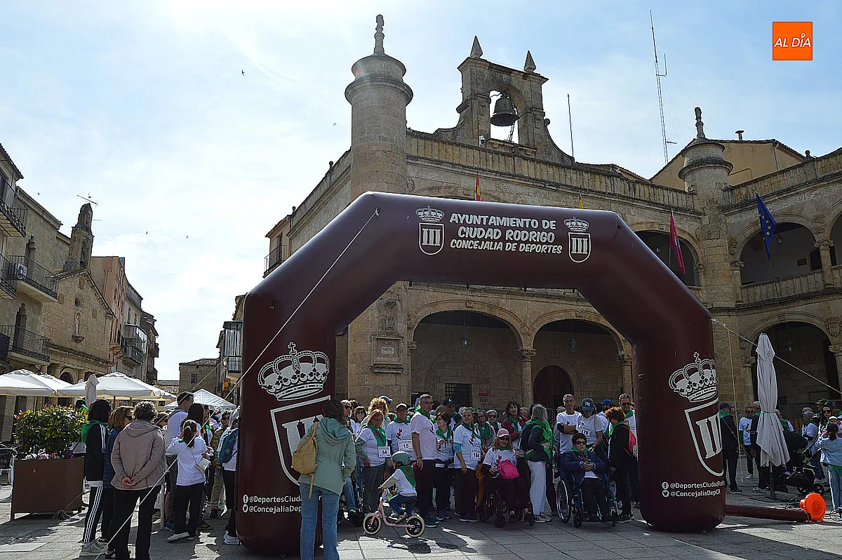 Foto 14 - La marcha solidaria por el p&aacute;rkinson re&uacute;ne a 235 personas en Ciudad Rodrigo