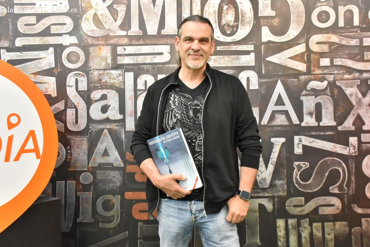 ENTREVISTA | El salmantino que brilla en el mundial de fotografía con el bronce y como guitarrista con grandes cantantes