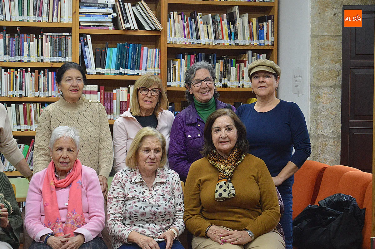 Foto 11 - La escritora Concepci&oacute;n Guinaldo acerca la novela negra a los participantes de Mirolibro
