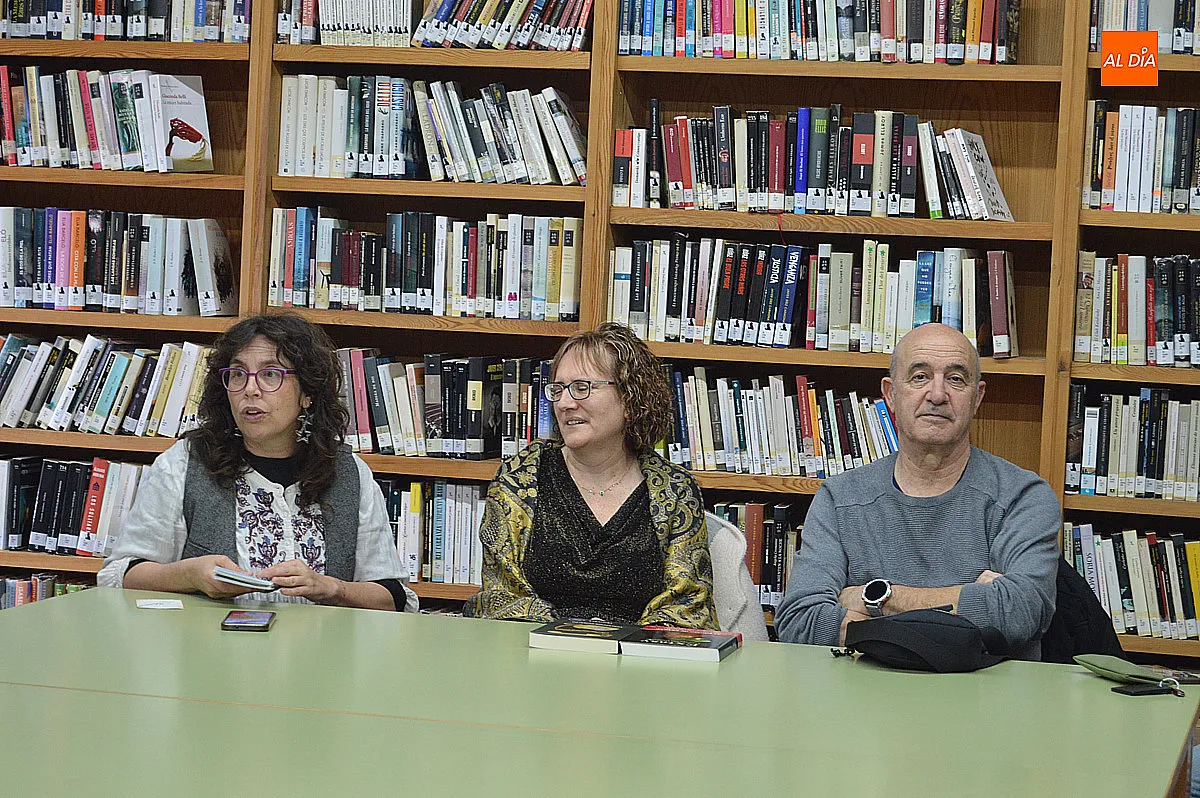 Foto 3 - La escritora Concepci&oacute;n Guinaldo acerca la novela negra a los participantes de Mirolibro