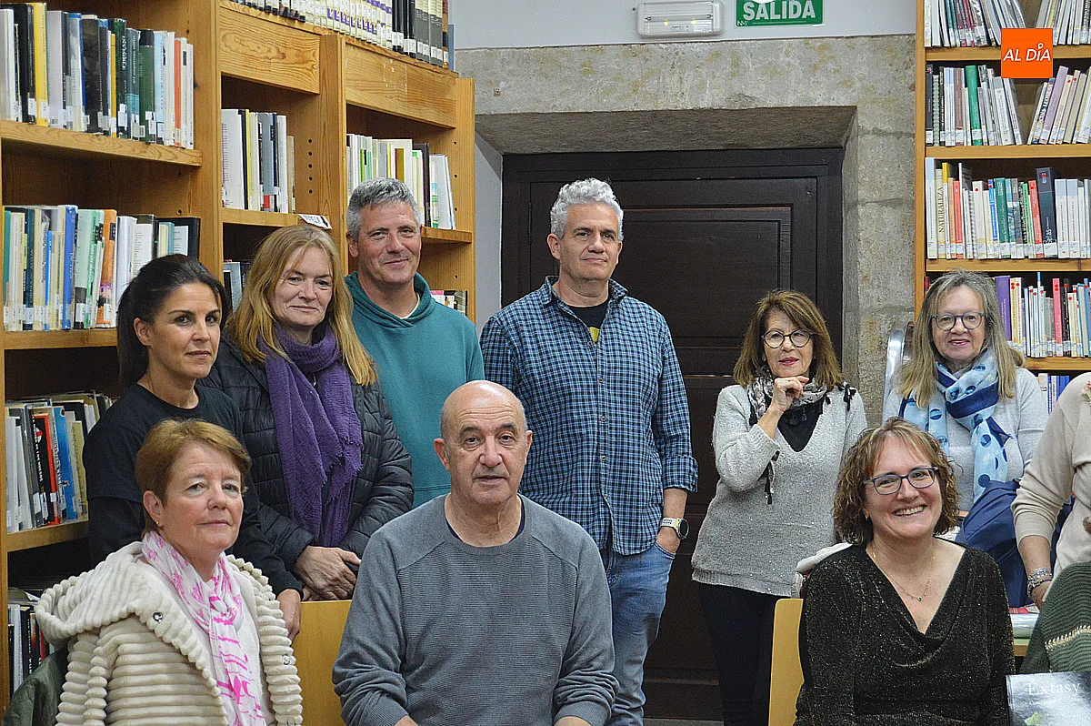 Foto 9 - La escritora Concepci&oacute;n Guinaldo acerca la novela negra a los participantes de Mirolibro