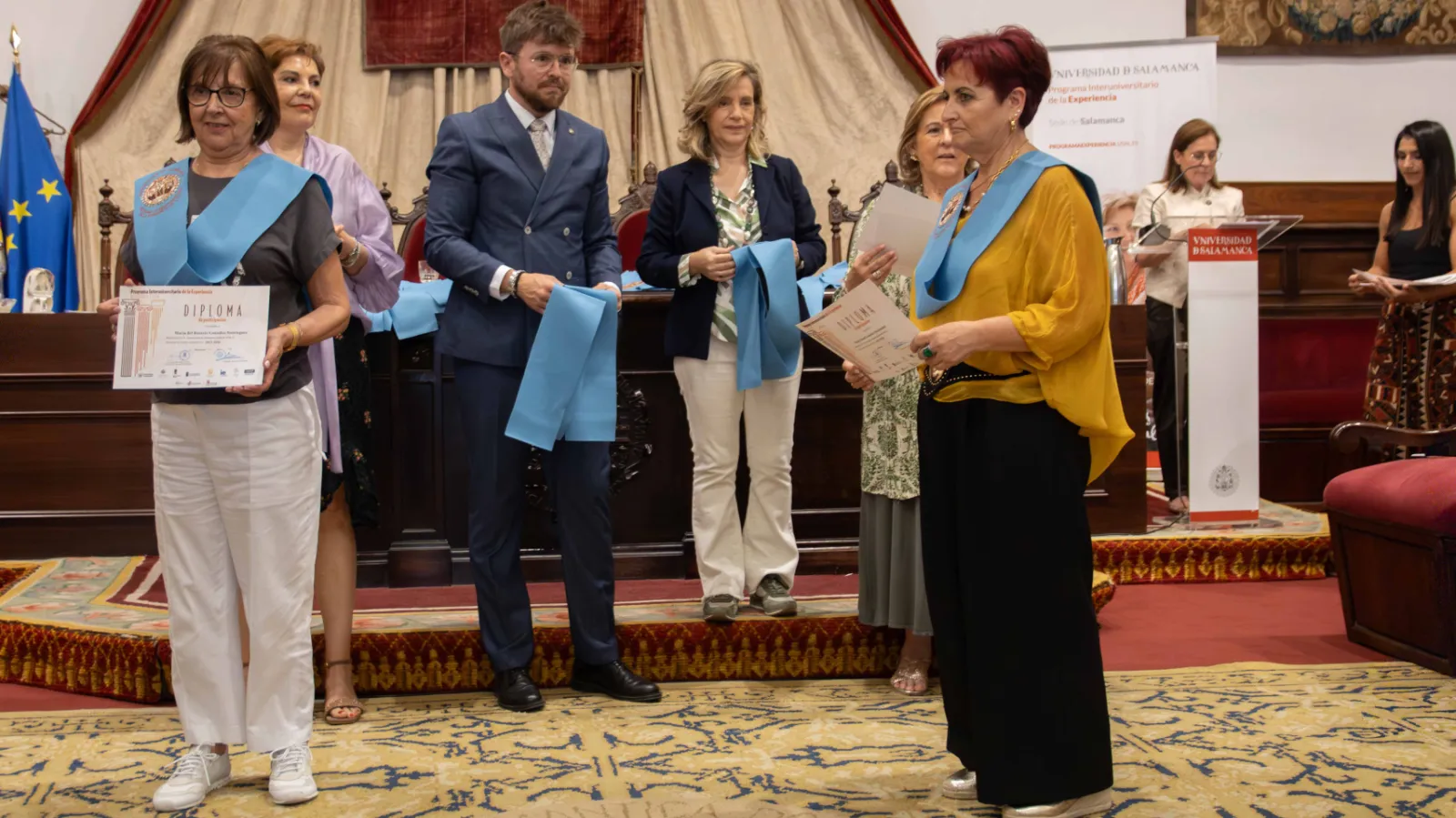 Foto 2 - La USAL grad&uacute;a a 223 alumnos de la Experiencia en el Paraninfo