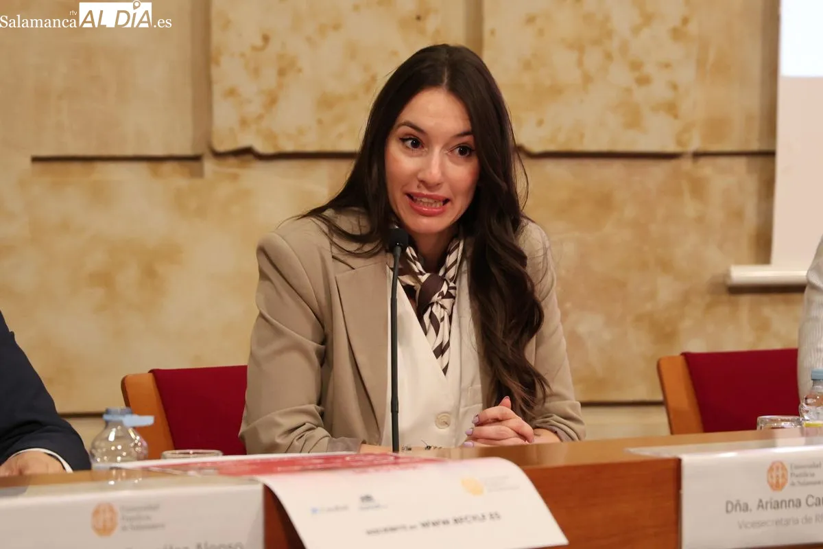 Presentación en la UPSA del Día del Fútbol Femenino. Foto de David Sañudo