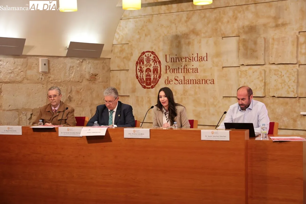 Presentación en la UPSA del Día del Fútbol Femenino. Foto de David Sañudo