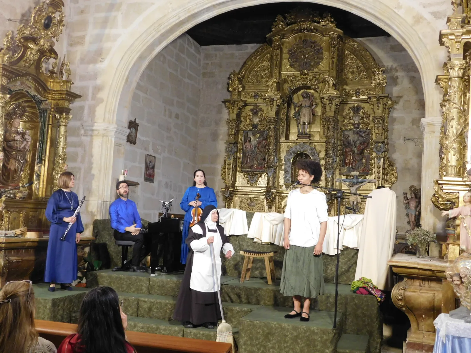 Foto 2 - Ovaci&oacute;n en San Crist&oacute;bal de la Cuesta para 'Juan, el esp&iacute;ritu del amor'