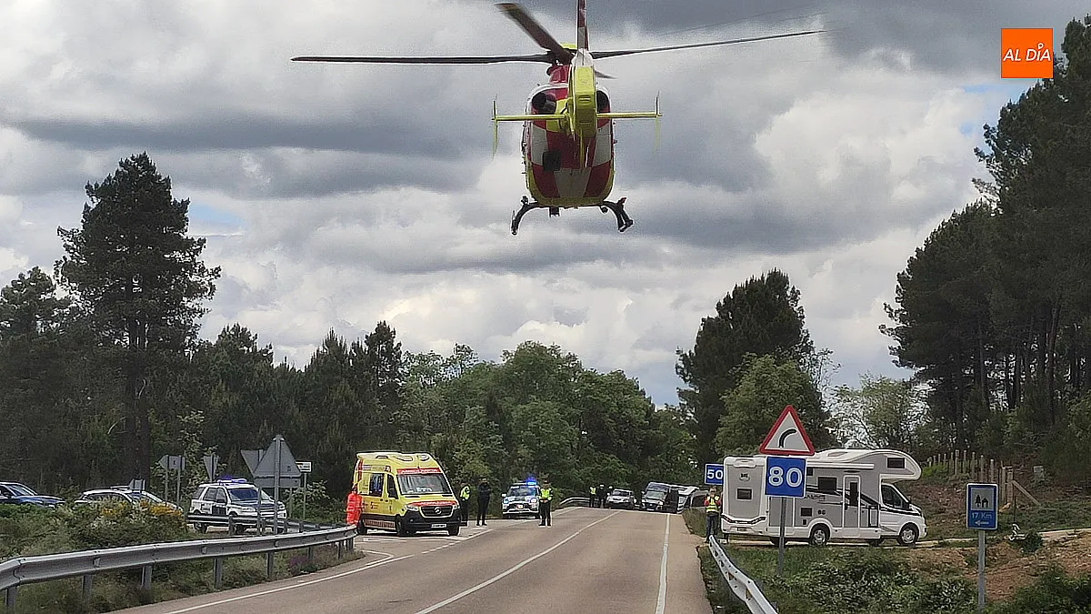 Foto 8 - Evacuado en helic&oacute;ptero un motorista herido tras una colisi&oacute;n en el t&eacute;rmino de El Payo