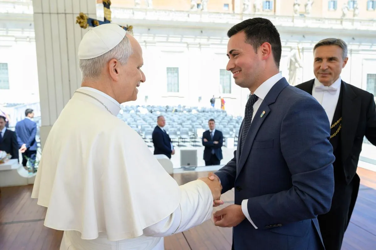 Foto 9 - El Ayuntamiento de La Vell&eacute;s participa en una audiencia con Su Santidad el Papa Le&oacute;n XIV en el Vaticano (Fotos)