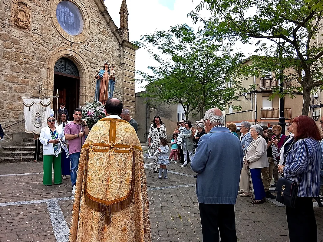 Foto 3 - La Virgen de los Remedios procesiona en San Crist&oacute;bal  