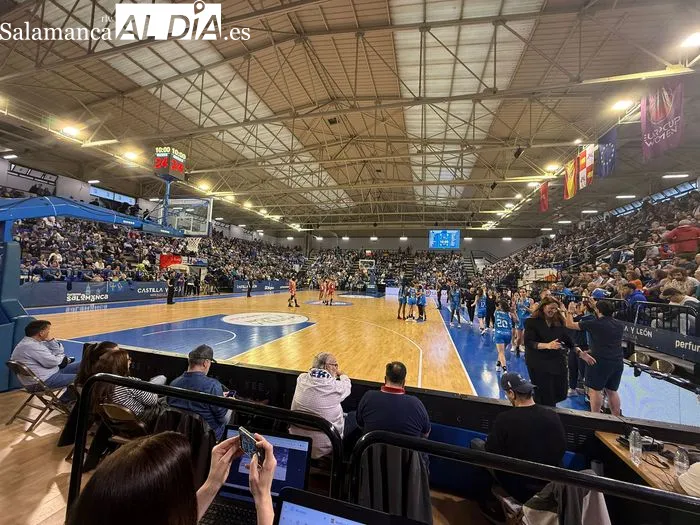 FOTOS | Lleno hasta la bandera en el Würzburg Silvia Domínguez en el Perfumerías Avenida - Zaragoza de playoffs