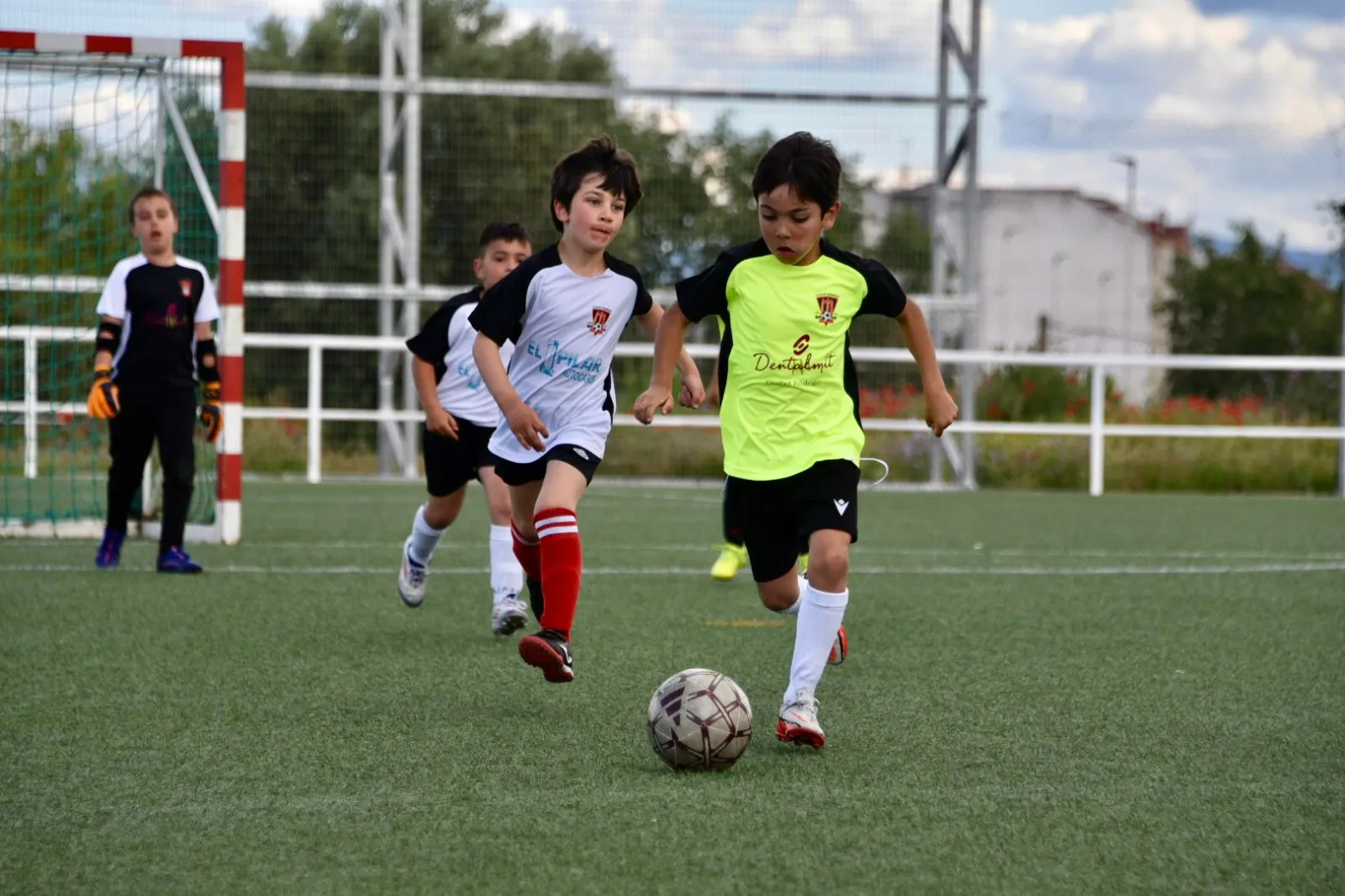 Foto 10 - Magosan lidera la nueva jornada de la III Liga Comarcal mirobrigense con un doblete de victorias