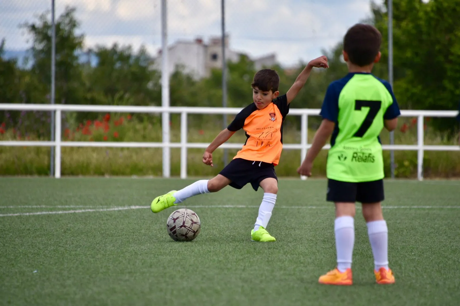 Foto 7 - Magosan lidera la nueva jornada de la III Liga Comarcal mirobrigense con un doblete de victorias