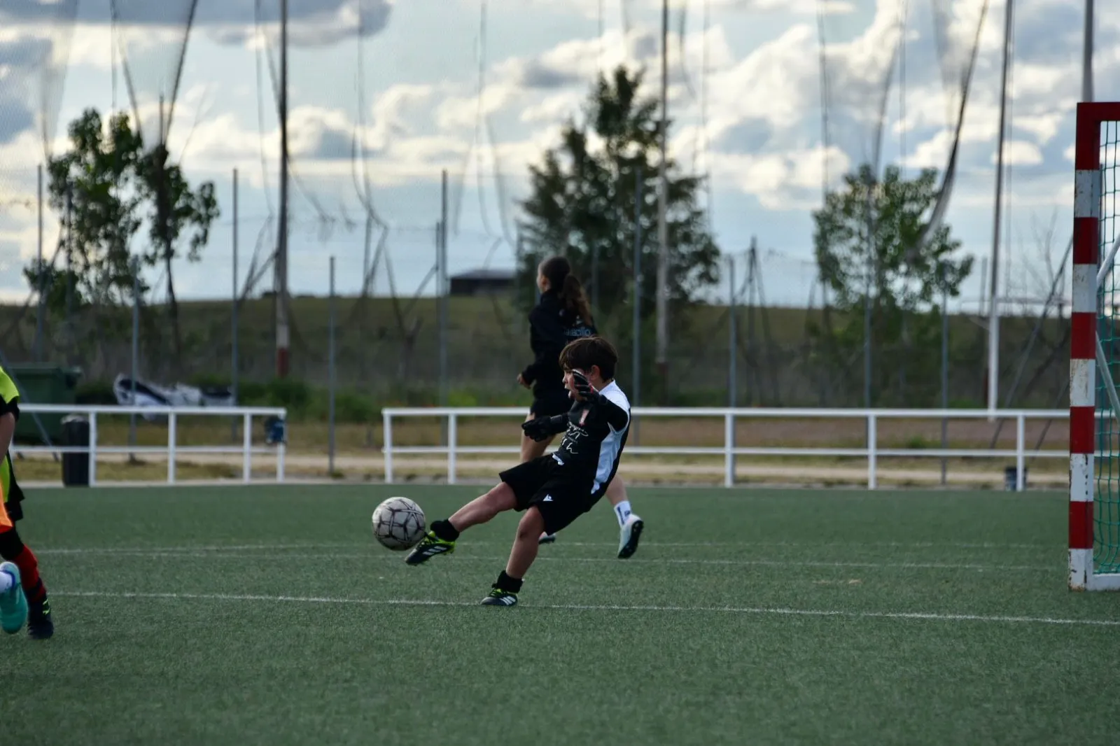 Foto 2 - Magosan lidera la nueva jornada de la III Liga Comarcal mirobrigense con un doblete de victorias