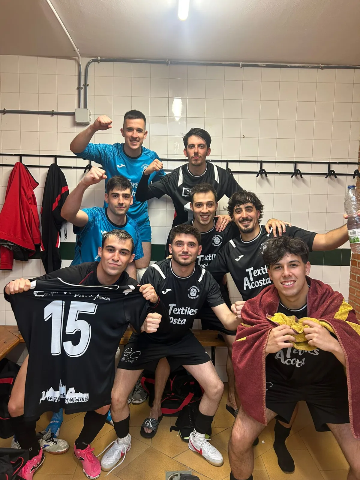 Foto 3 - Doble celebraci&oacute;n en el CD III Columnas con el Cadete y el Senior de Tercera Divisi&oacute;n