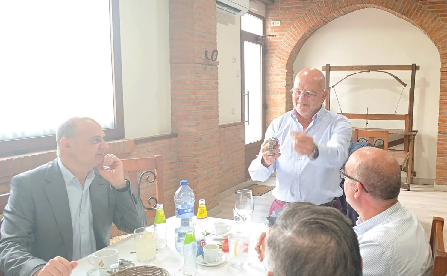 Homenajea a Jaime Rodríguez tras su jubilación