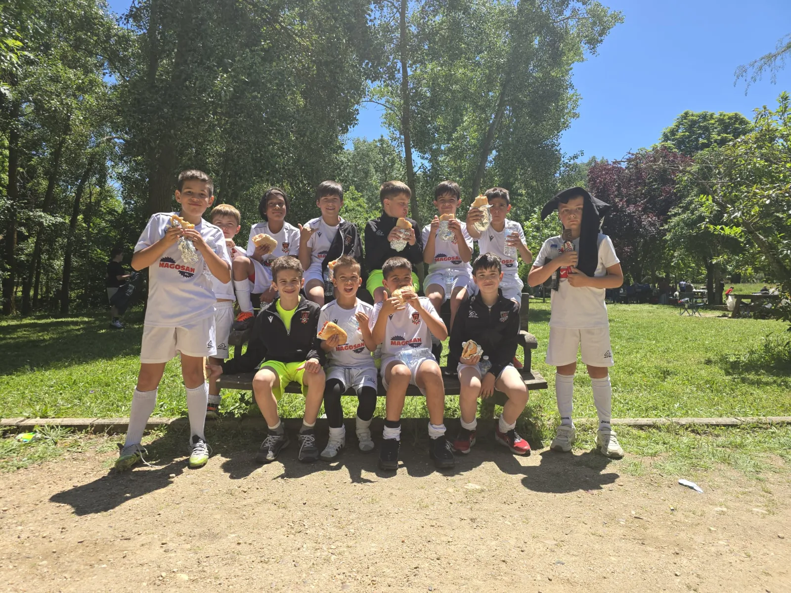 Foto 2 - Gran papel de la cantera del Ciudad Rodrigo CF en el torneo de Zamora