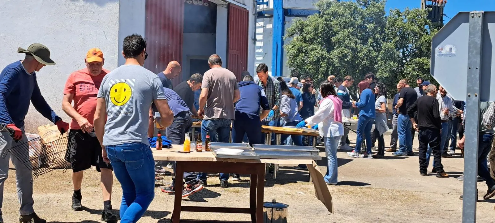 Comida de agradecimiento por la lucha contra el incendio del pasado verano
