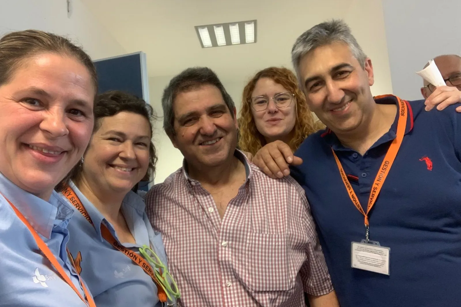 Bonita despedida al jefe del servicio de mantenimiento del Hospital por su jubilación