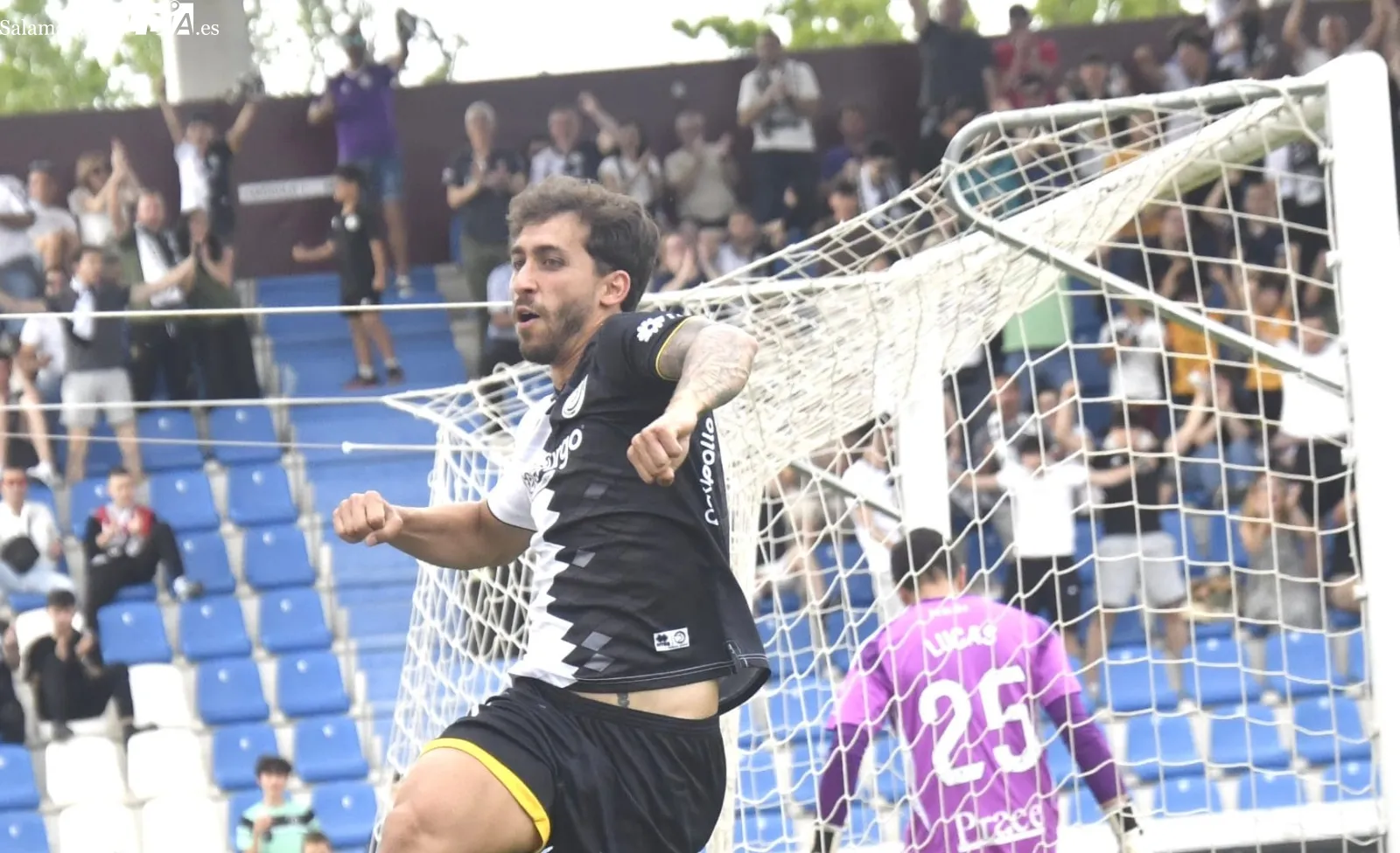 FOTOS Y VÍDEO | Un doblete de Álvaro Gómez y Juanje meten a Unionistas en la Copa del Rey (3-2)