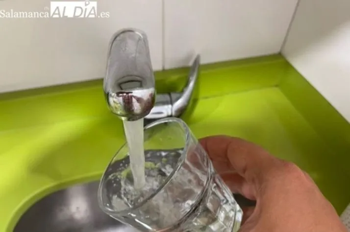 El estricto control del agua en Salamanca aflora 812 muestras no aptas, la cifra más alta de Castilla y León
