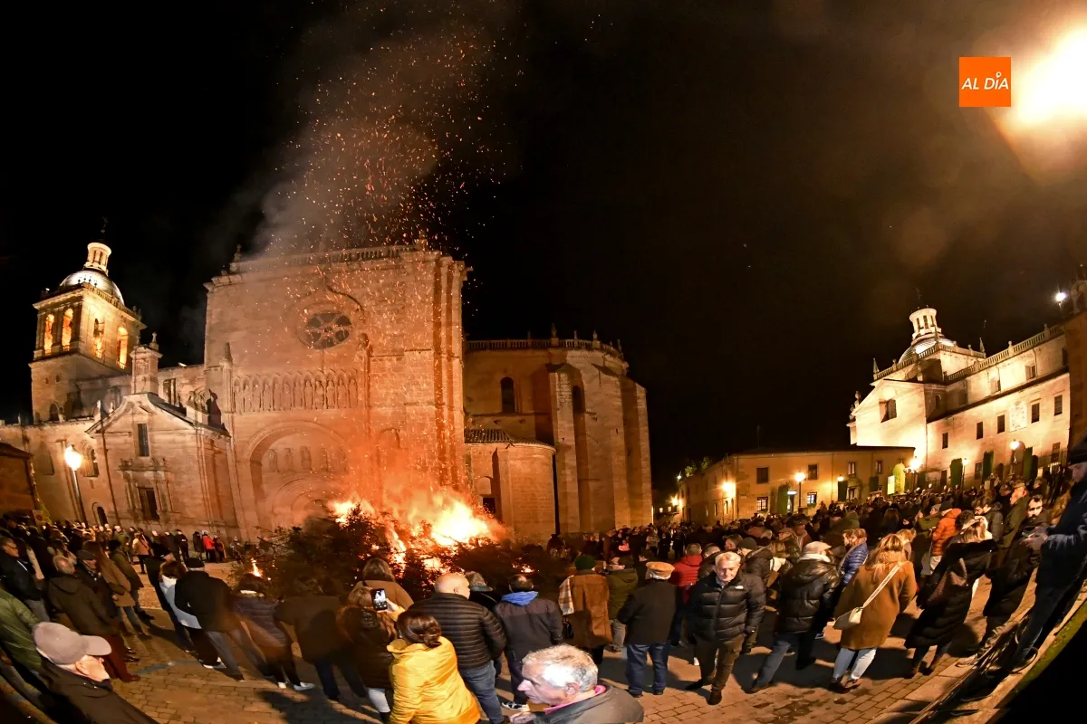 Foto 3 - La Catedral y Cerralbo  apagados en la noche al menos hasta el mes de agosto por cambio alumbrado con tecnolog&iacute;a led
