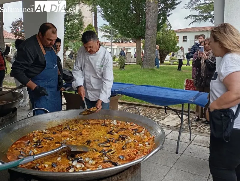 Paella popular para 400 vecinos en Fresno Alhándiga