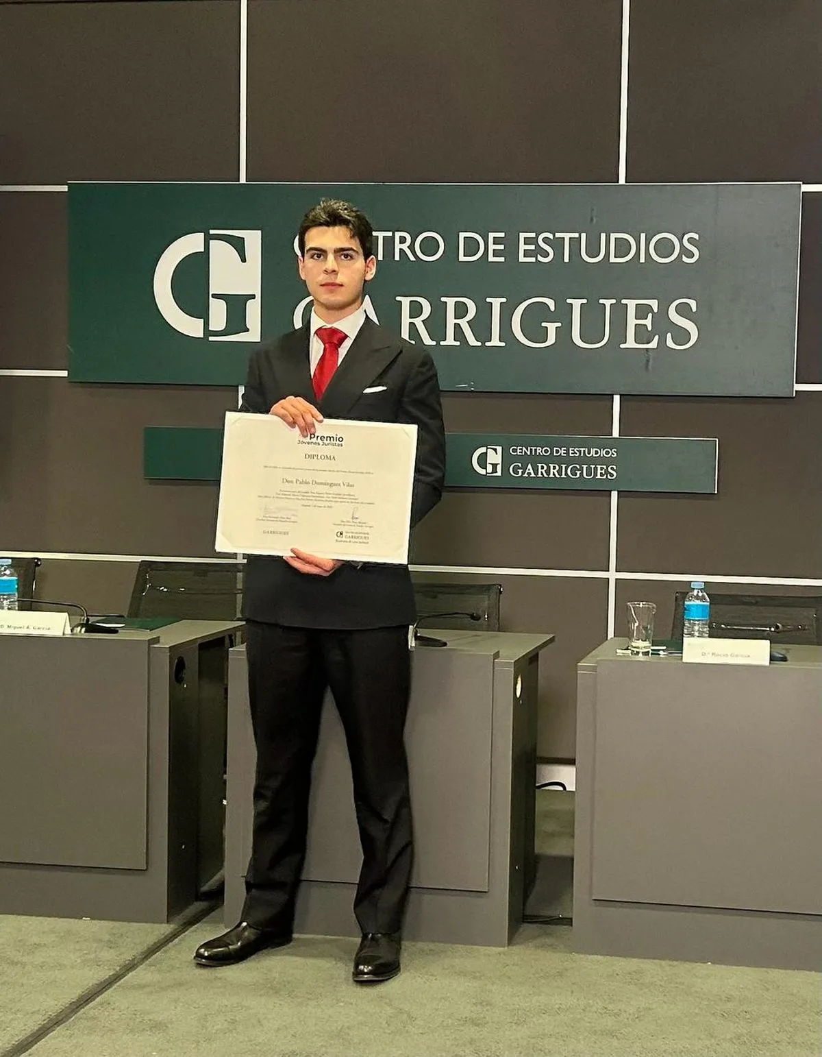 Foto 4 - El salmantino Pablo Dom&iacute;nguez Vilas gana el Premio J&oacute;venes Juristas