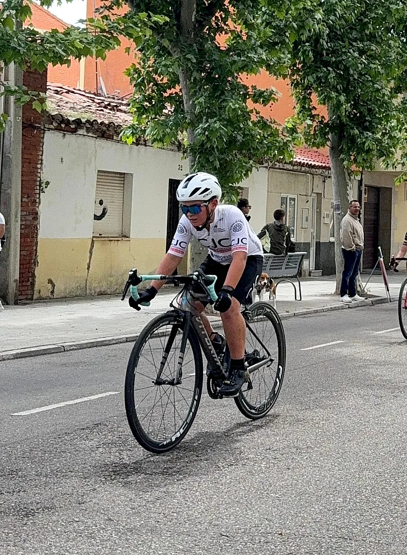 Jovencísimos ciclistas mirobrigenses participando en el trofeo de Zamora