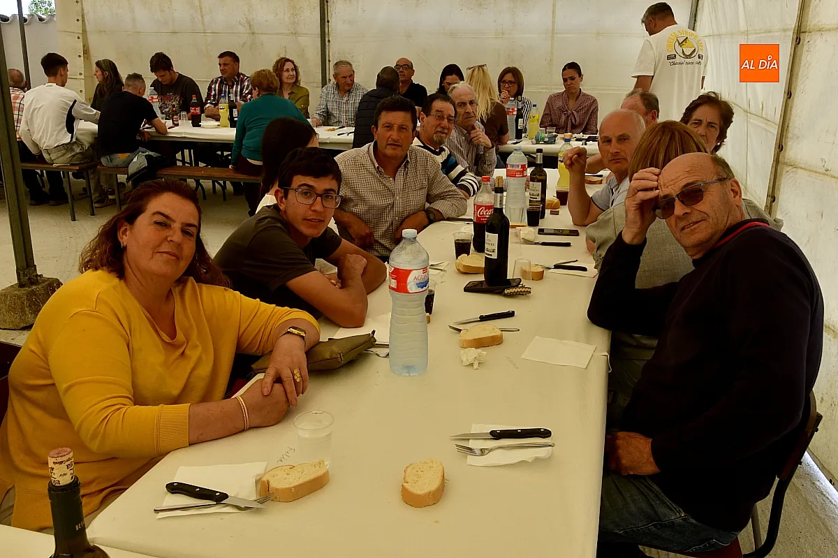 Comida popular en Ivanrey por San José Obrero