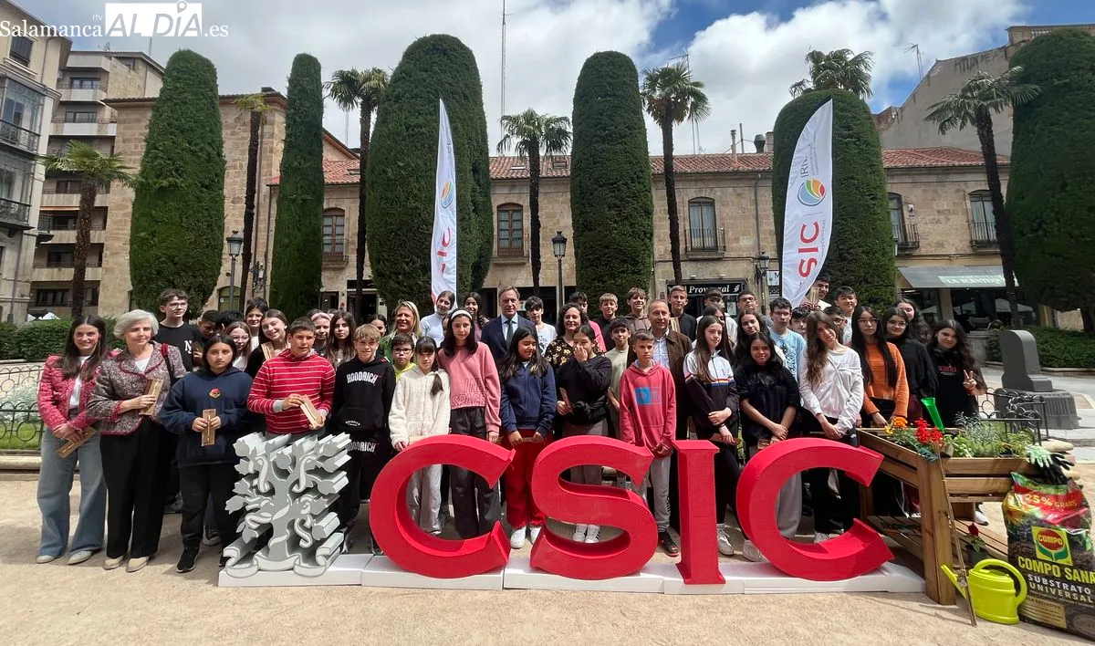 El Instituto de Educación Secundaria Lucía de Medrano se ha alzado con el premio de la cuarta edición del certamen impulsado por el IRNASA-CSIC y el Ayuntamiento. Foto Emily Rivas