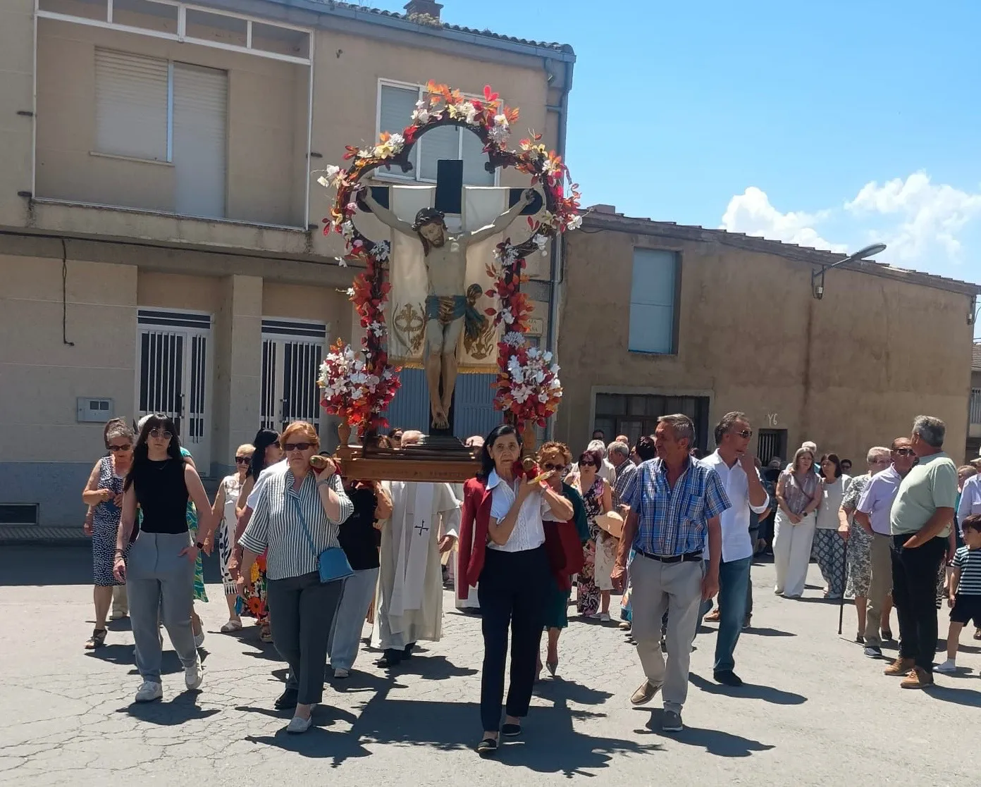 Procesión Santo Cristo de la Esperanza en Villoruela. Fotos Basilio Sánchez
