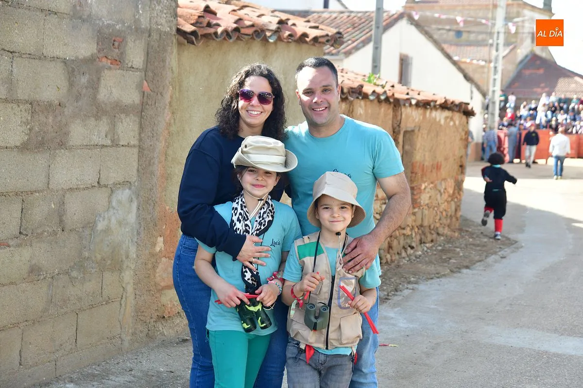 Disfraces  y capea Cabrillas