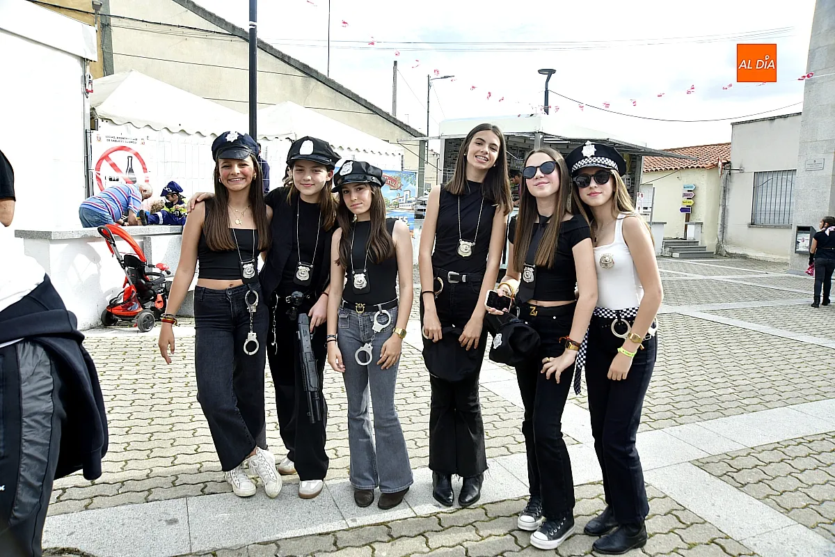 Desfile disfraces Saelices EL Chico en La Santa Cruz