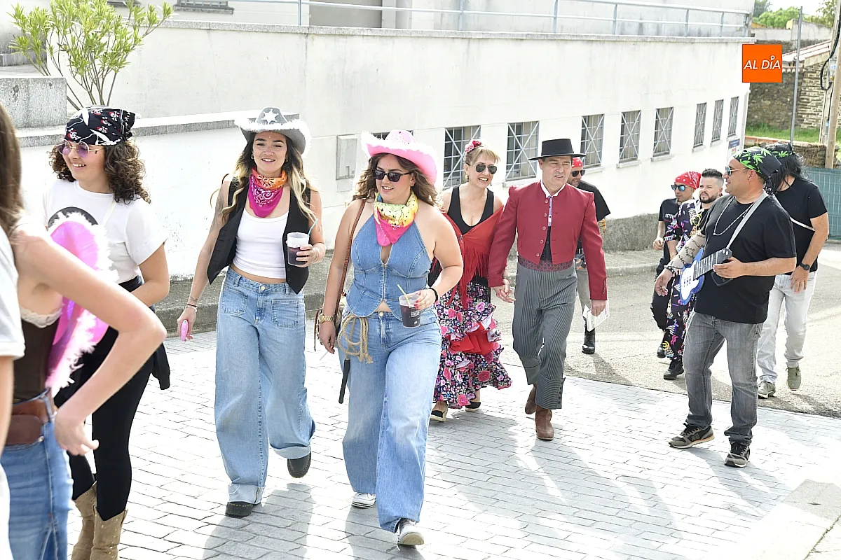 Desfile disfraces Saelices EL Chico en La Santa Cruz