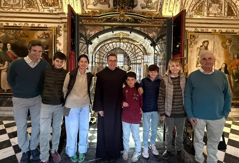 Esperanza Aguirre visita la exposición en Alba de Tormes