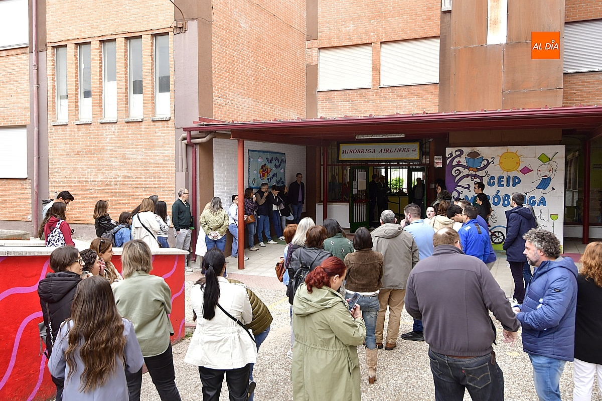 Más de un centenar de aspirantes compiten por dos plazas administrativas en el Ayuntamiento