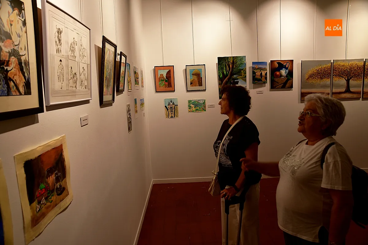 Inauguración de la exposición de pintura de alumnos del taller municipal