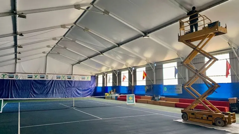 Pista de tenis cubierta que será reparada