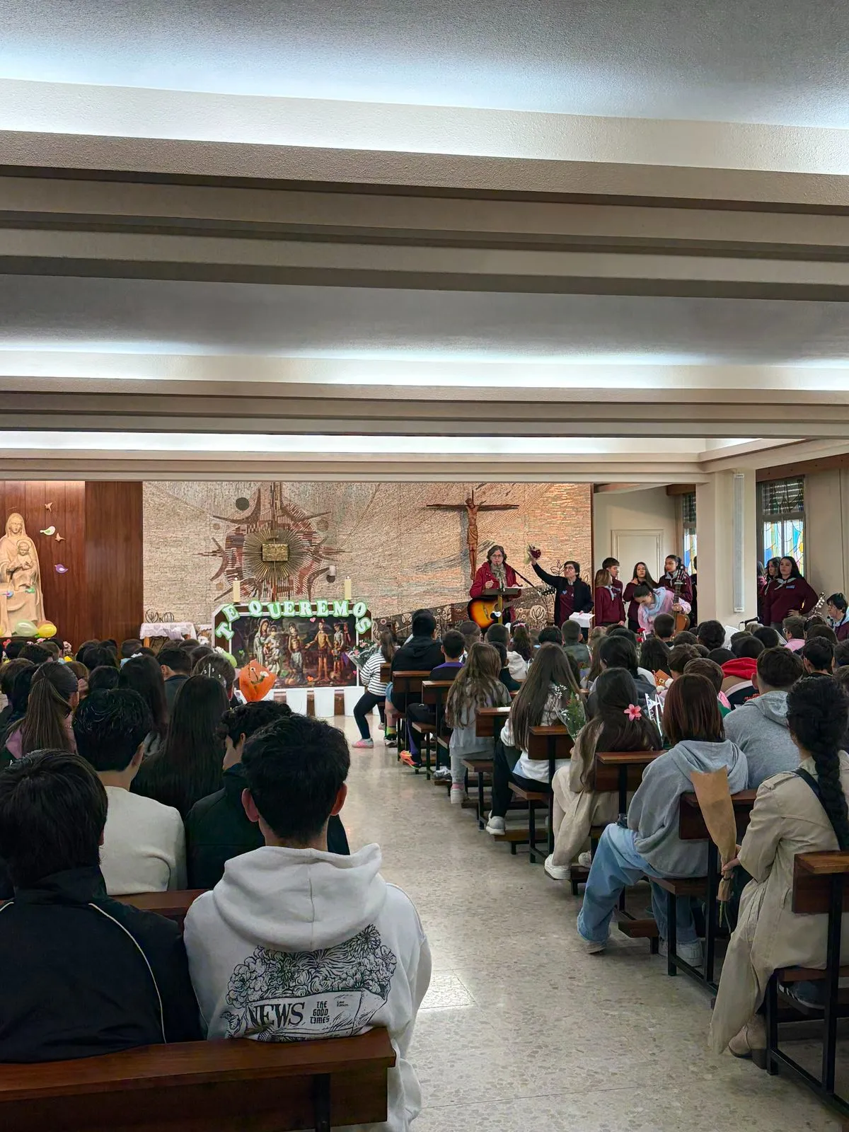 Jornadas festivas en el colegio Misioneras de la Providencia con graduación incluida