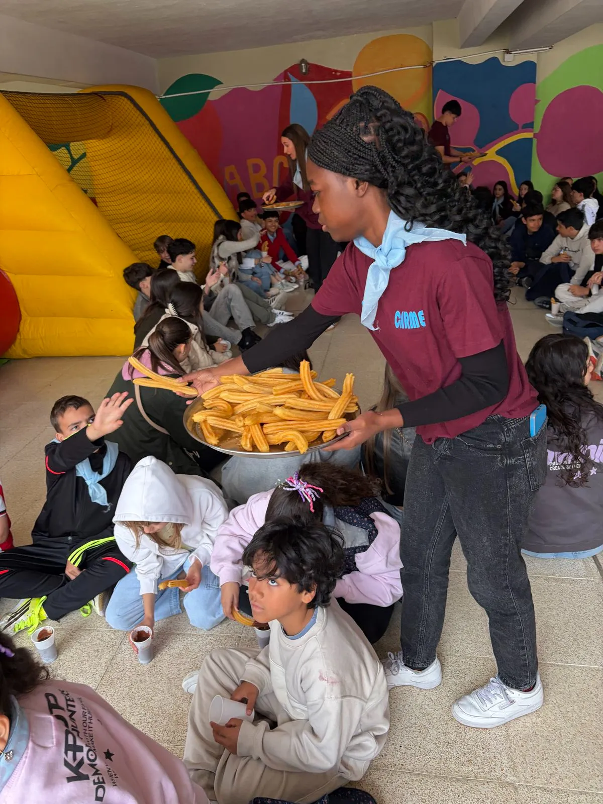 Jornadas festivas en el colegio Misioneras de la Providencia con graduación incluida