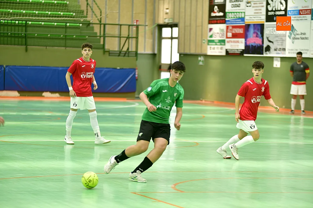 Foto 10 - El III Columnas regional juvenil se impone ante el Inter Sala B 