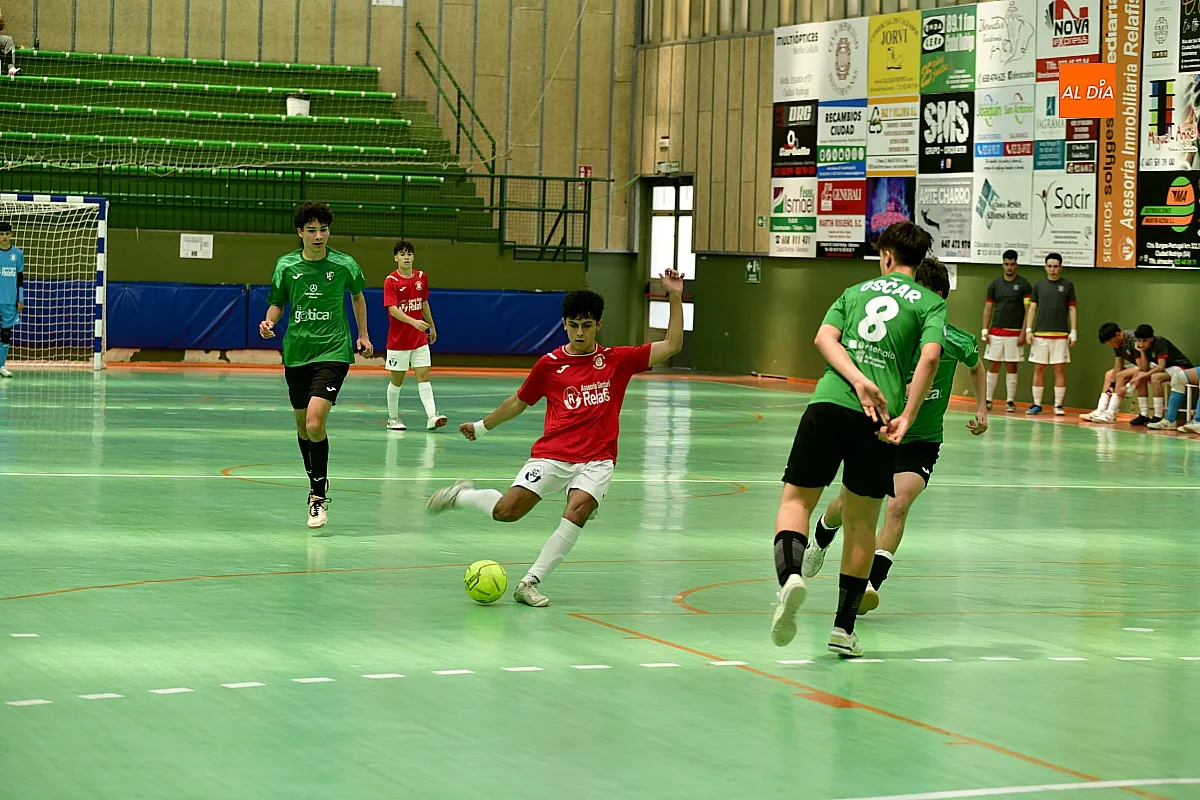 Foto 14 - El III Columnas regional juvenil se impone ante el Inter Sala B 
