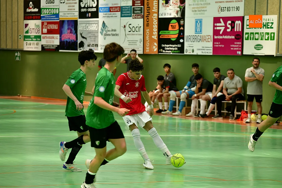 Foto 15 - El III Columnas regional juvenil se impone ante el Inter Sala B 