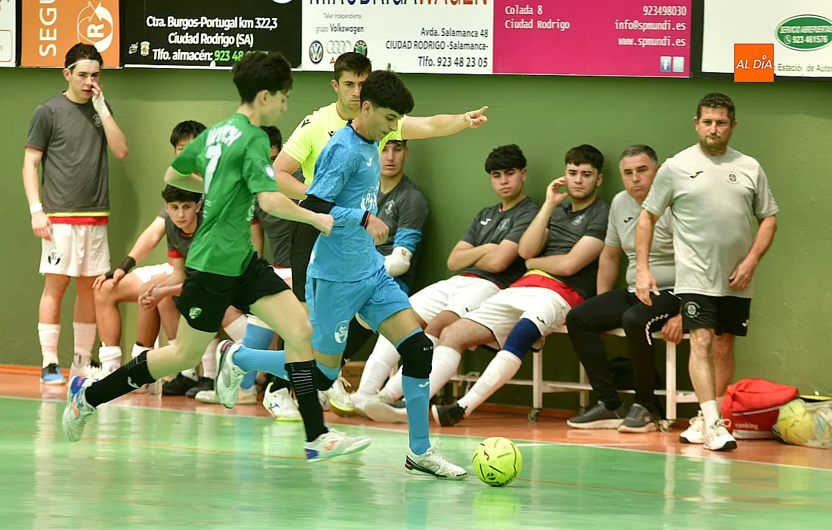 Foto 2 - El III Columnas regional juvenil se impone ante el Inter Sala B 