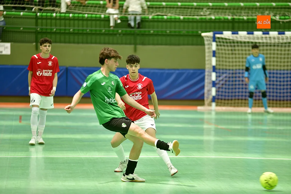 Foto 6 - El III Columnas regional juvenil se impone ante el Inter Sala B 