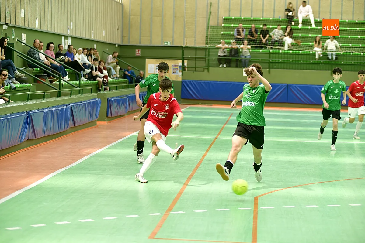 Foto 8 - El III Columnas regional juvenil se impone ante el Inter Sala B 