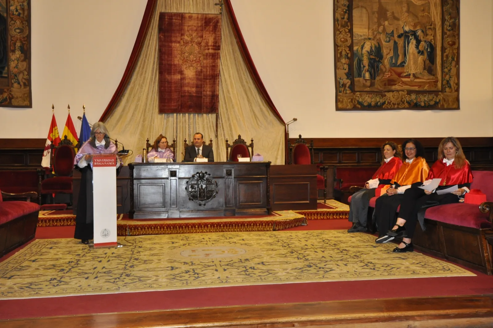 Foto 4 - Emotiva graduaci&oacute;n en el Paraninfo: los mayores de Santa Marta, acreditados como l&iacute;deres comunitarios