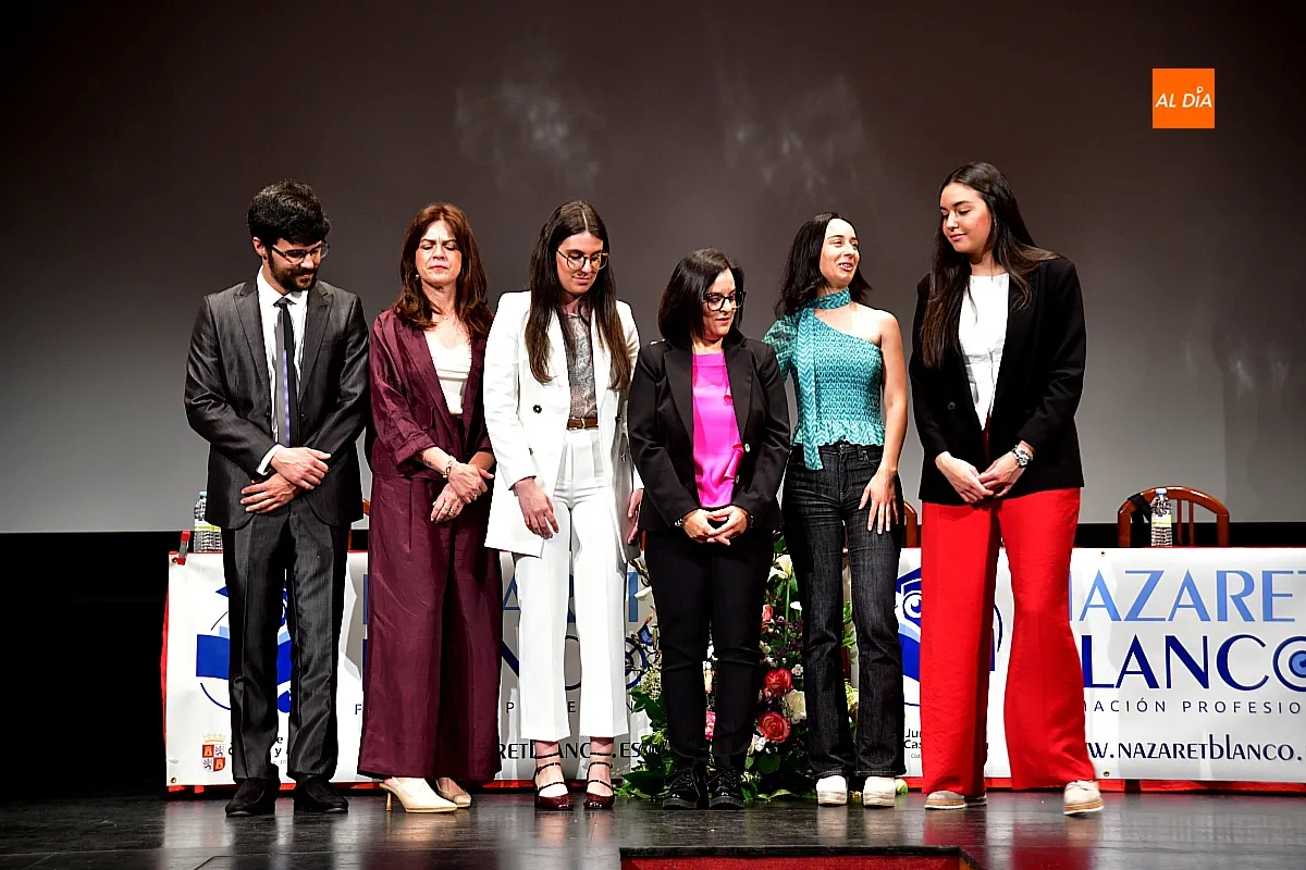 Foto 7 - El Centro F.P. Nazaret Blanco grad&uacute;a a su quinta promoci&oacute;n